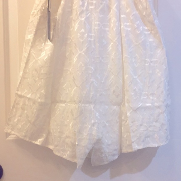 Ivory shorts Romper tank top with front tie - Picture 8 of 16